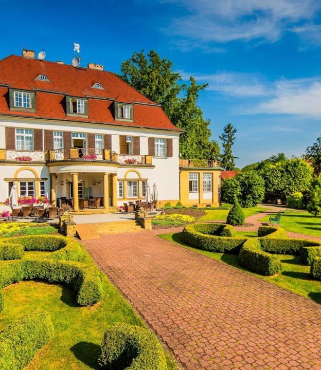 Hotel Veba Broumov Esterno foto
