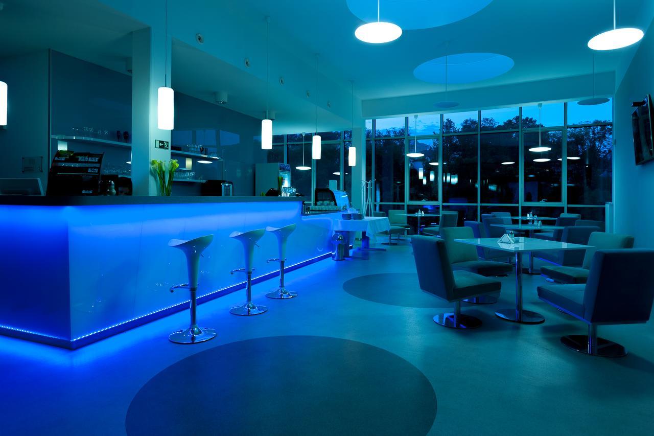 Hotel Veba Broumov Esterno foto